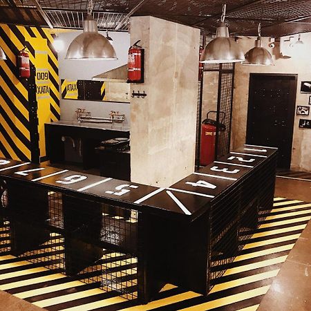 Hostel Alcatraz Киев Экстерьер фото