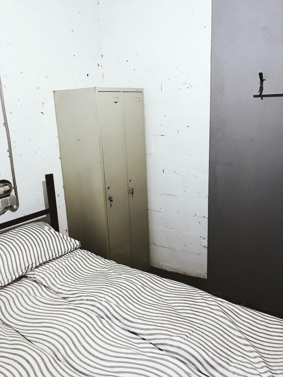 Hostel Alcatraz Киев Экстерьер фото