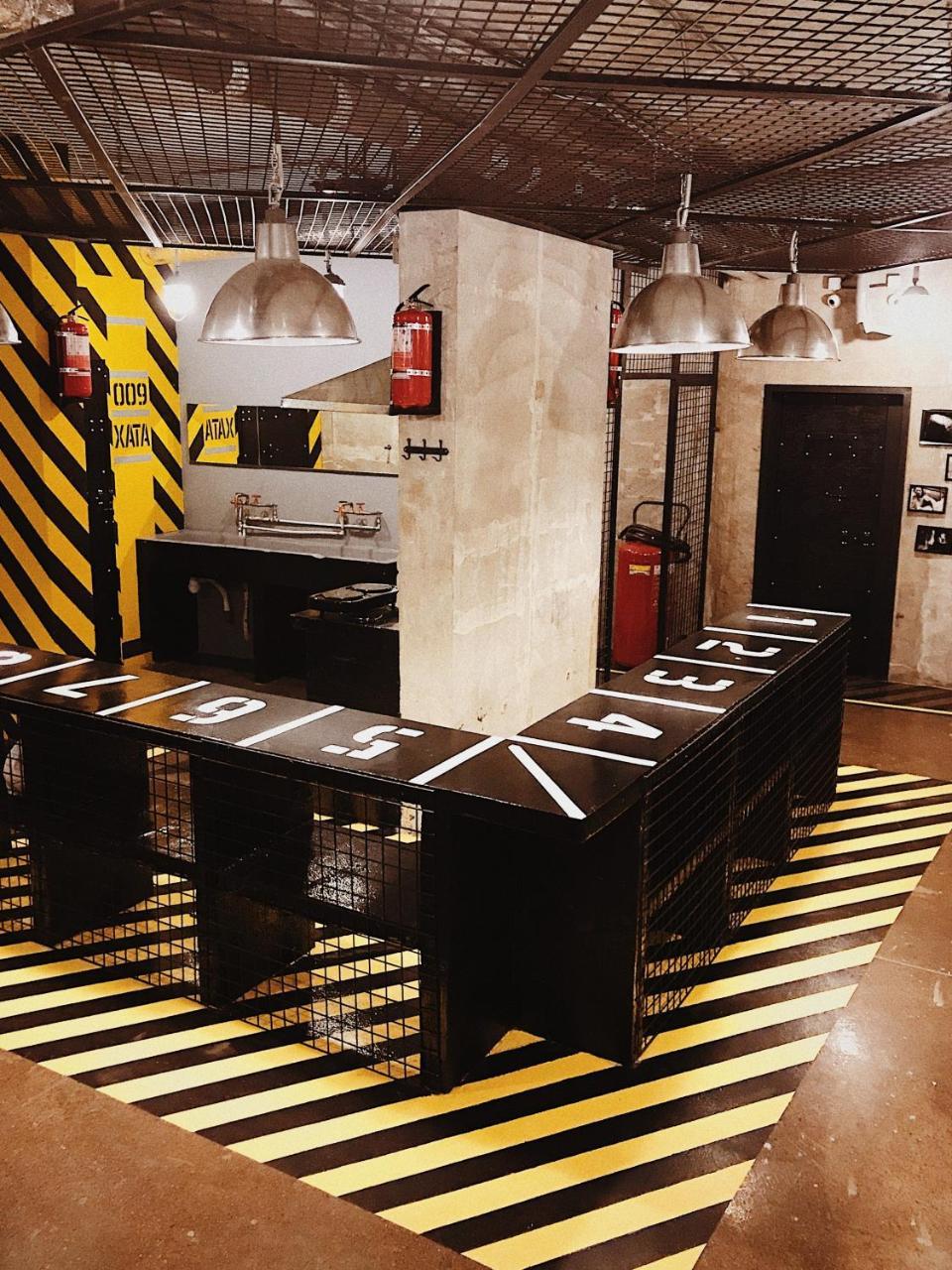 Hostel Alcatraz Киев Экстерьер фото